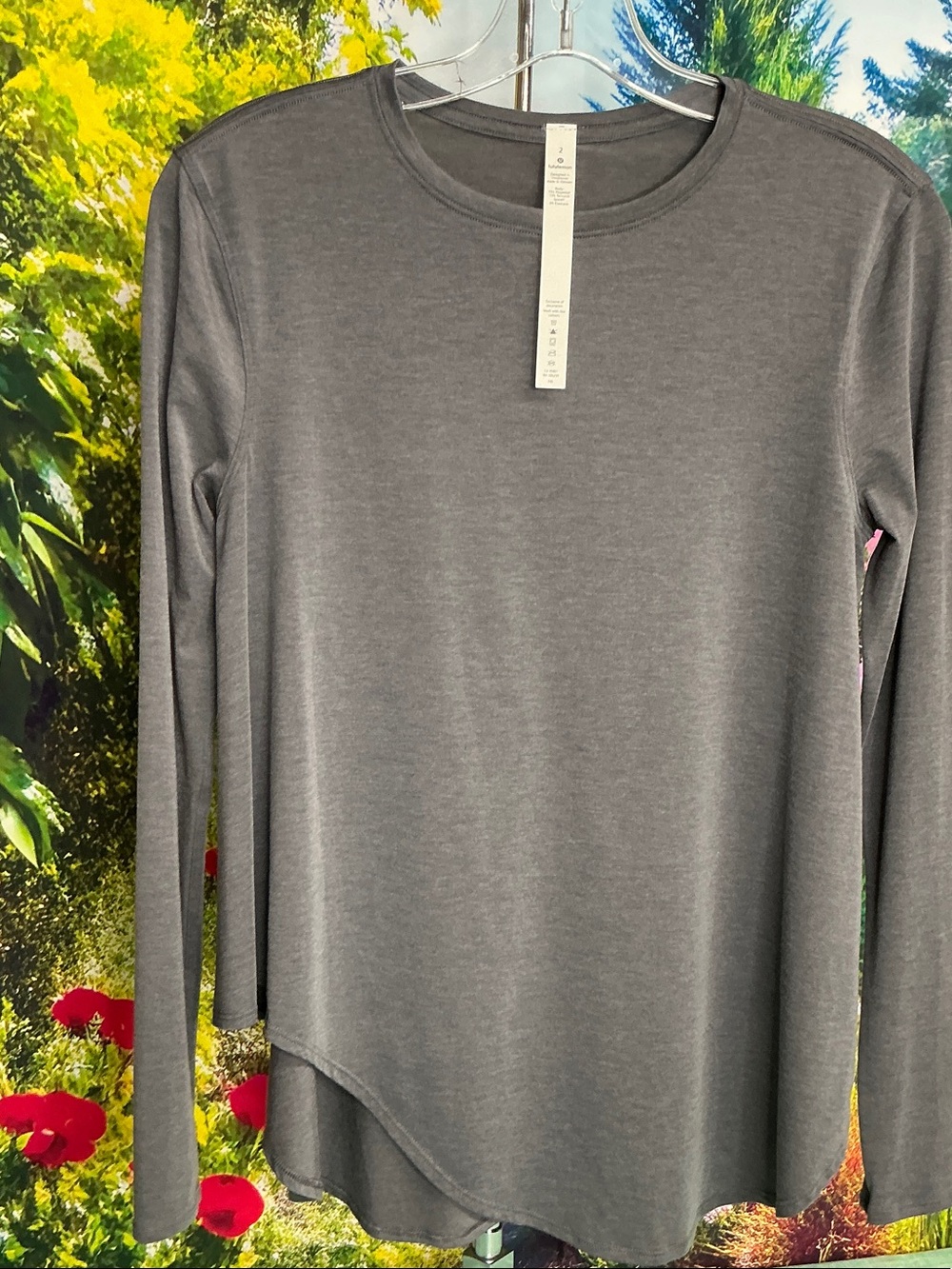 lululemon Gray Long-Sleeve Crewneck Top sz 2   #2224